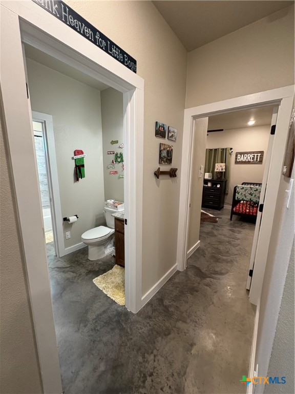 5851 Moccasin Bend Road Gatesville, TX 76528 - Photo 42 of 48 Hallway to second bath