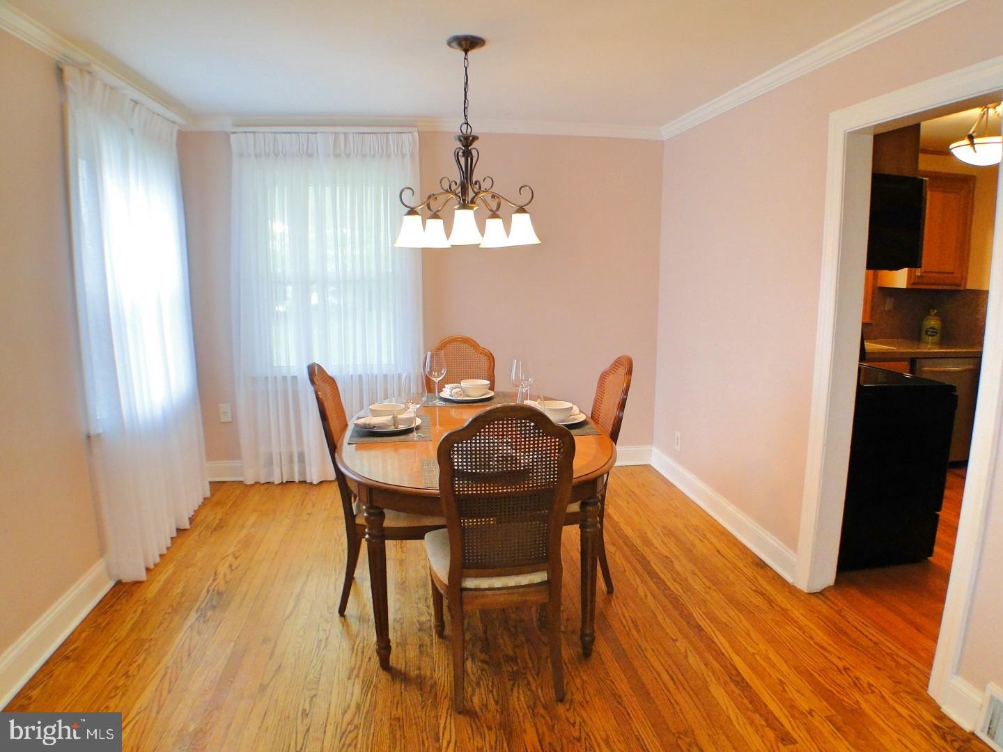 41 Plymouth Road Springfield, PA 19064 - Photo 6 of 25 Dining Room
