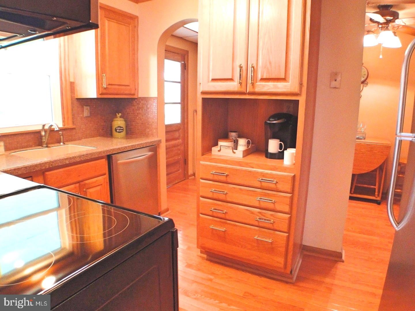 41 Plymouth Road Springfield, PA 19064 - Photo 7 of 25 Kitchen