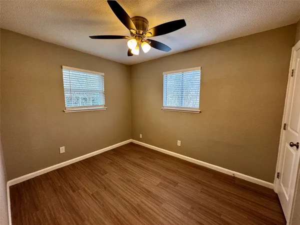 $1,495 | 202 West N Loop Boulevard, Unit B, Austin, TX 78751