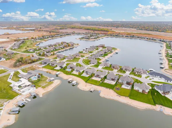 $170,000 | 2558 North Paradise Court, Wichita, KS 67205