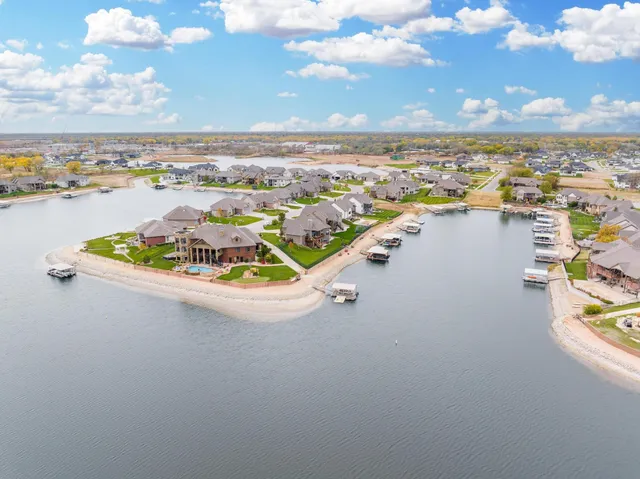 $170,000 | 2558 North Paradise Court, Wichita, KS 67205