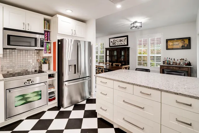 $10,000 | 2952 Peachy Street, Unit 8, Coconut Grove, FL 33133