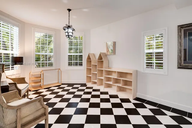 $10,000 | 2952 Peachy Street, Unit 8, Coconut Grove, FL 33133