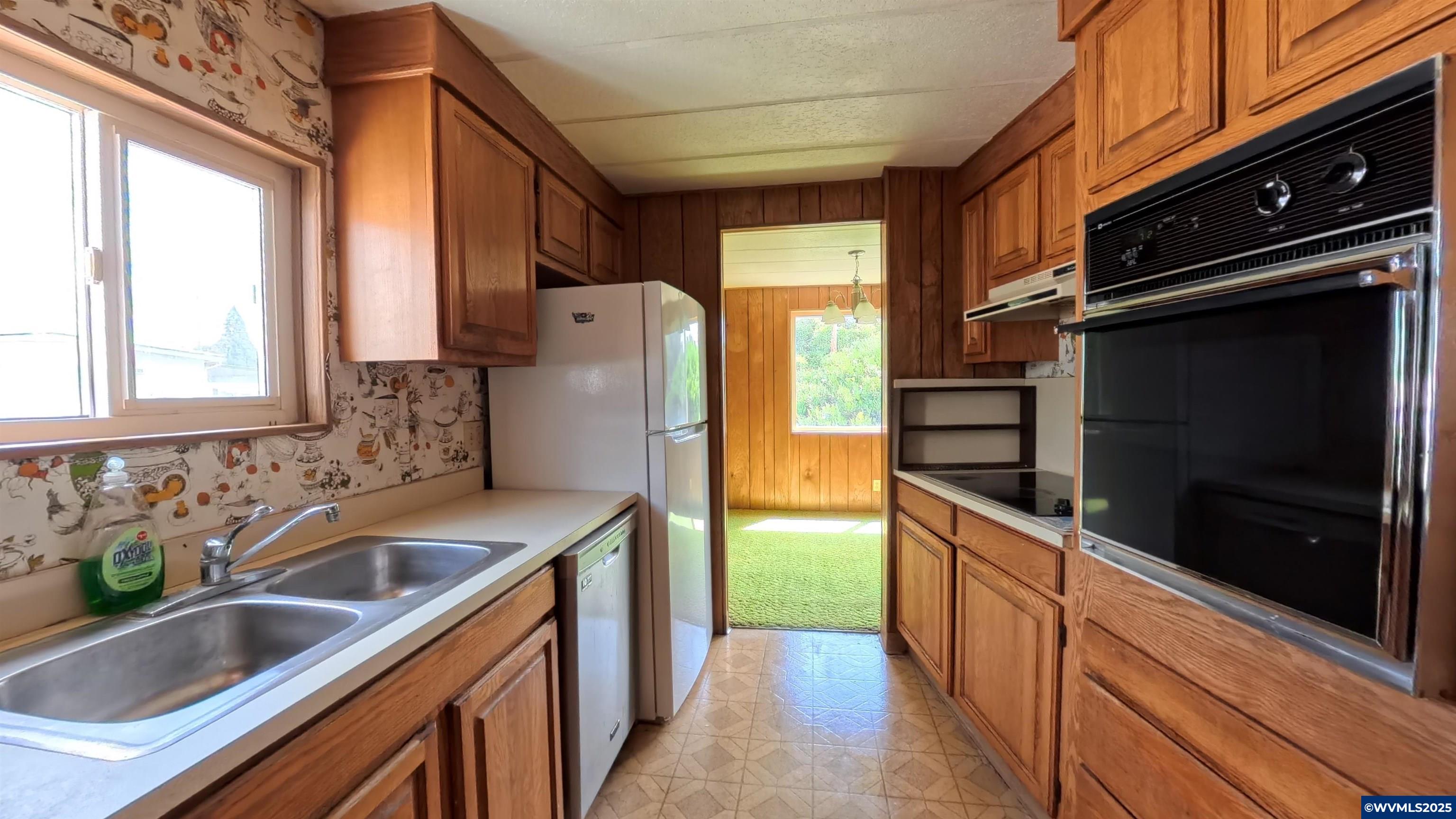 5510 Windsor Island Road North, Unit 2 Keizer, OR 97303 - Photo 8 of 34 Gallery Image 8