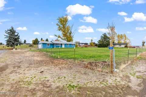 $385,000 | 161 Whites Place, Selah, WA 98942
