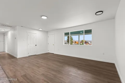 $385,000 | 161 Whites Place, Selah, WA 98942