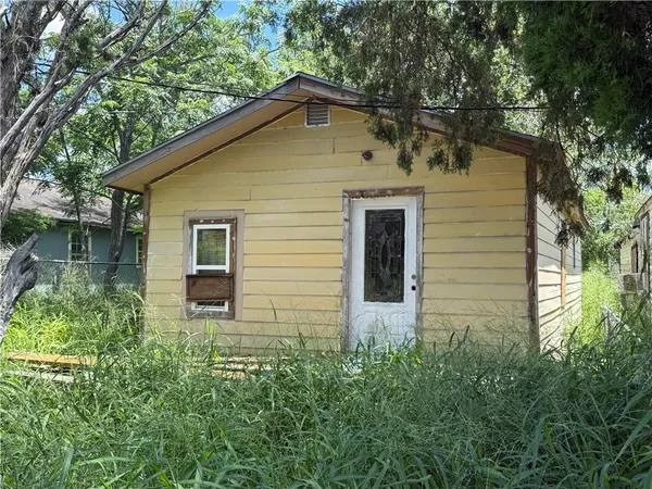 $25,000 | 928 Indiana Street, Robstown, TX 78380