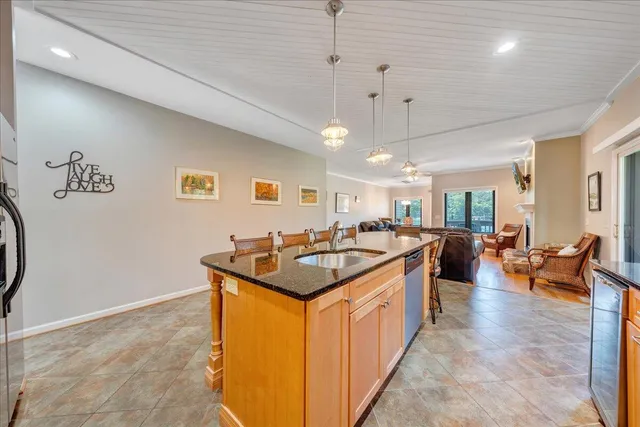 $815,000 | 117 Fawn Haven Lane, Huddleston, VA 24104