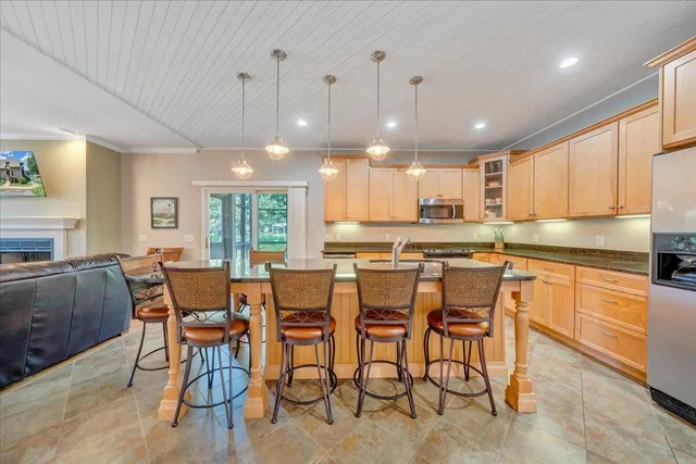 $815,000 | 117 Fawn Haven Lane, Huddleston, VA 24104