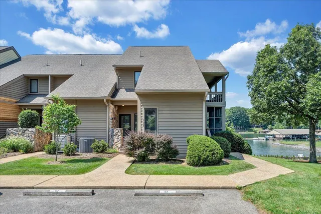 $815,000 | 117 Fawn Haven Lane, Huddleston, VA 24104