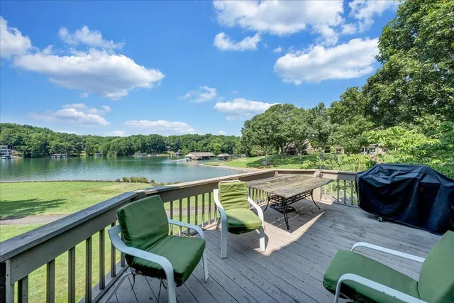 $815,000 | 117 Fawn Haven Lane, Huddleston, VA 24104