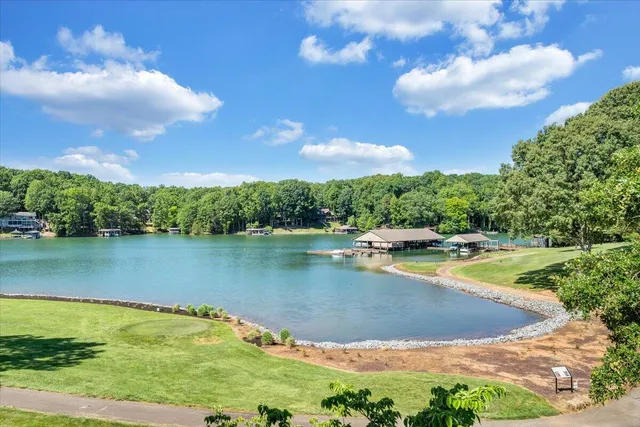 $815,000 | 117 Fawn Haven Lane, Huddleston, VA 24104