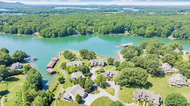 $815,000 | 117 Fawn Haven Lane, Huddleston, VA 24104