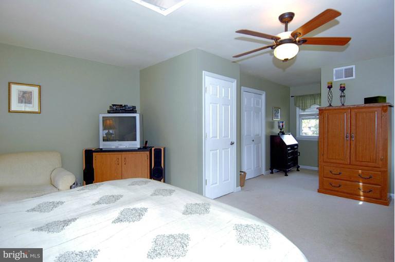 565 Poplar Drive Riva, MD 21140 - Photo 15 of 30 Walk-In Closet and Dressing Alcove