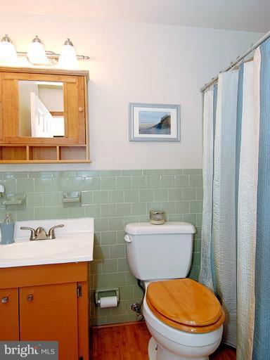 565 Poplar Drive Riva, MD 21140 - Photo 18 of 30 Attractively Appointed Baths