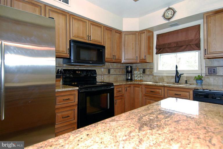 565 Poplar Drive Riva, MD 21140 - Photo 26 of 30 Updated Gourmet Kitchen