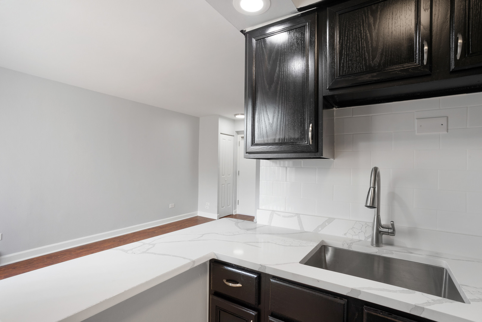 6758 North Sheridan Road, Unit 247 Chicago, IL 60626 - Photo 7 of 12