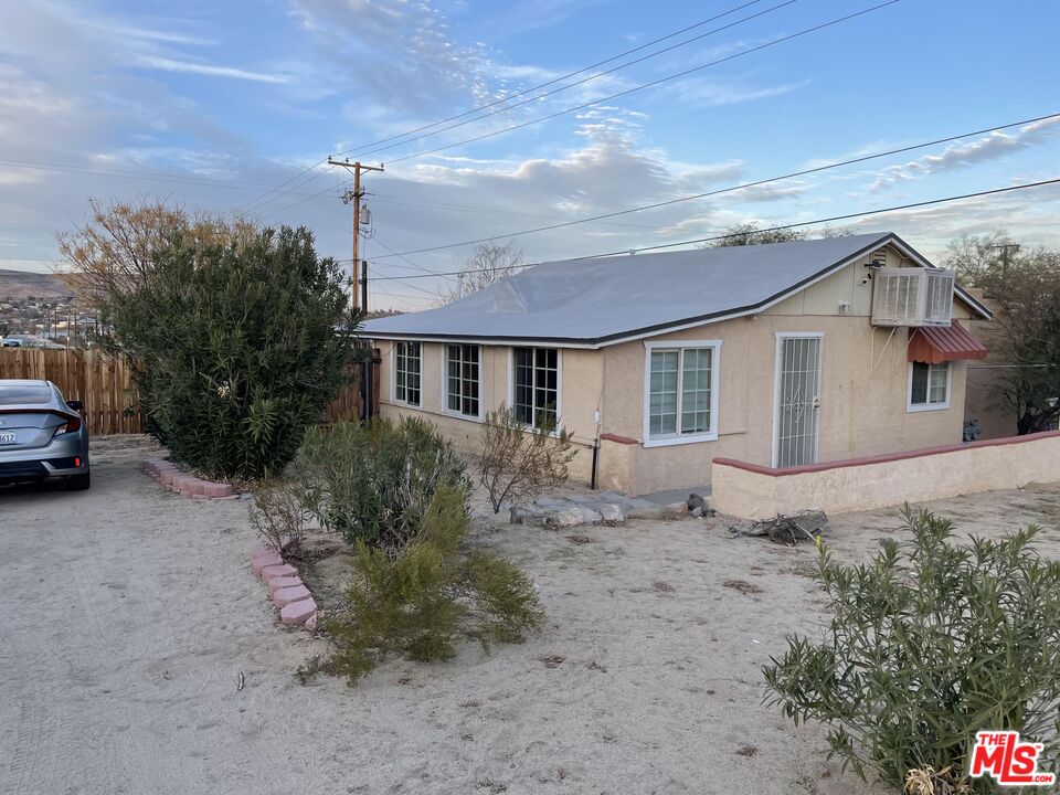 61750 Desert Air Road Joshua Tree, CA 92252 - Photo 2 of 20
