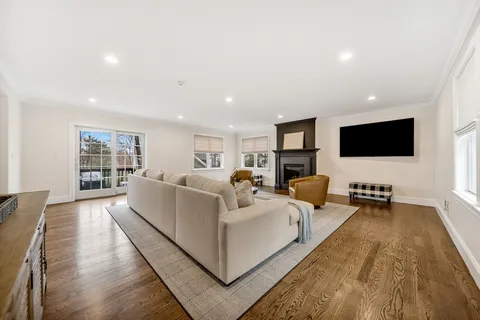 $1,775,000 | 969 Greendale Avenue, Unit 969, Needham, MA 02492