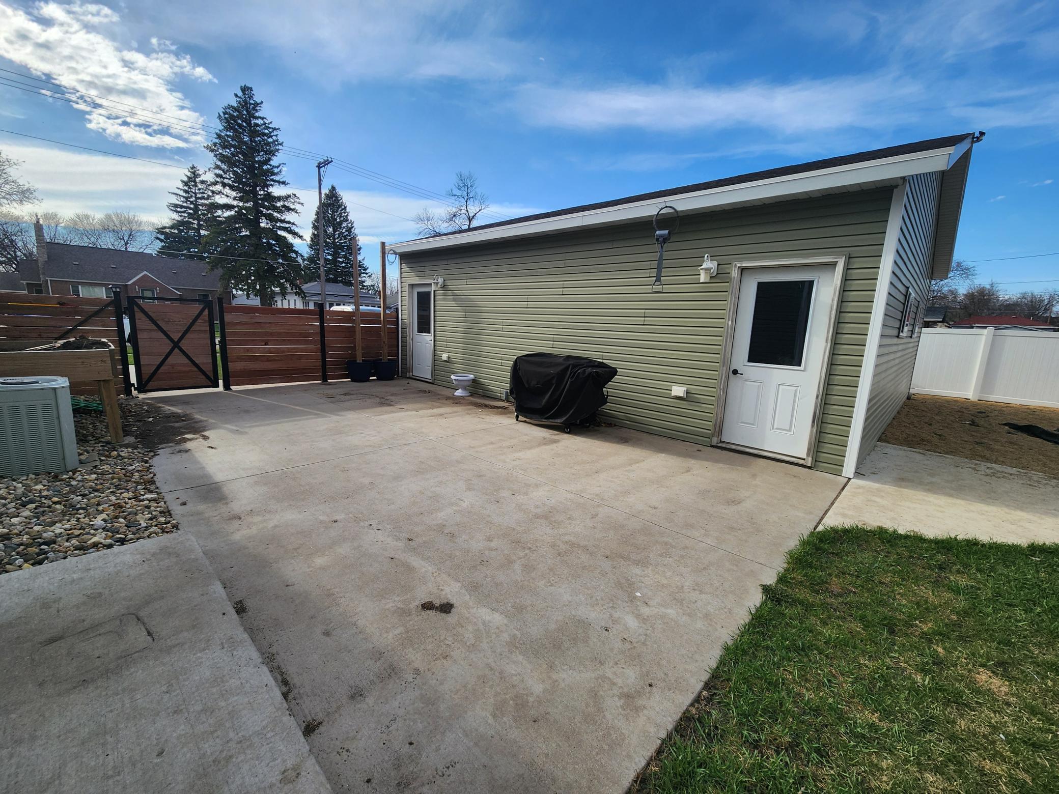 515 5th Avenue Southwest Pipestone, MN 56164 - Photo 4 of 27
