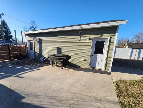 $182,500 | 515 5th Avenue Southwest, Pipestone, MN 56164