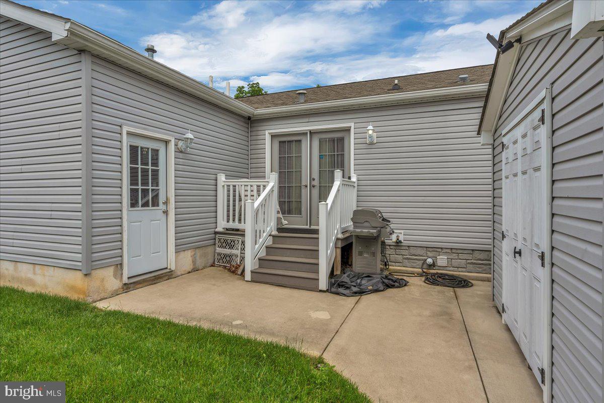 2012 Ocean Lane Williamstown, NJ 08094 - Photo 22 of 31 a view of a back yard of the house