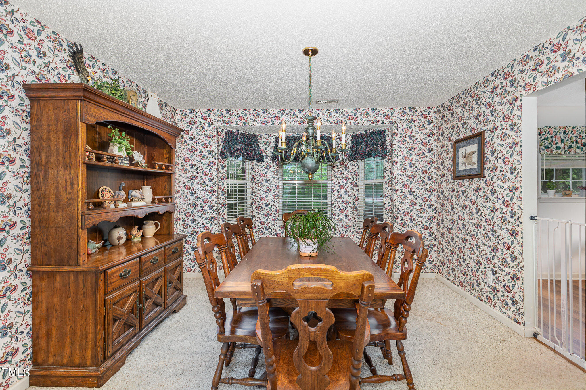 5604 Blacket Court Raleigh, NC 27604 - Photo 5 of 17 012_bc4a5552-edit