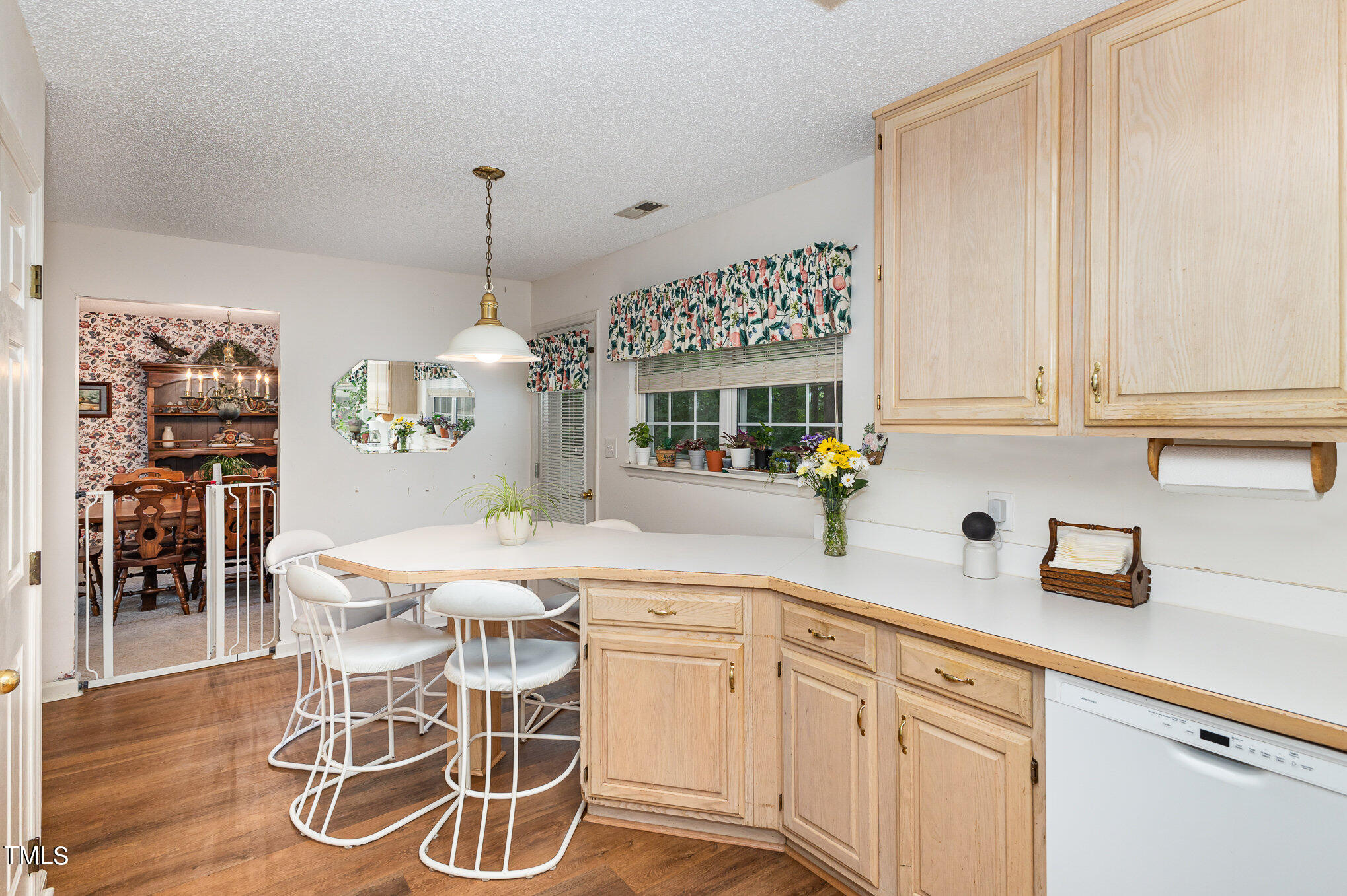 5604 Blacket Court Raleigh, NC 27604 - Photo 7 of 17 017_bc4a5580-edit