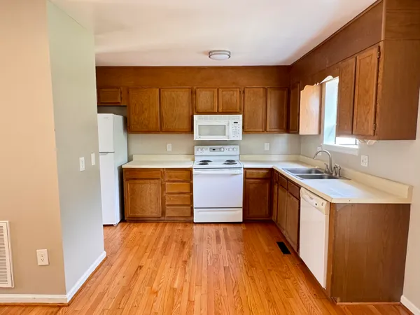 $1,850 | 1519 Poplar Avenue, Salem, VA 24153