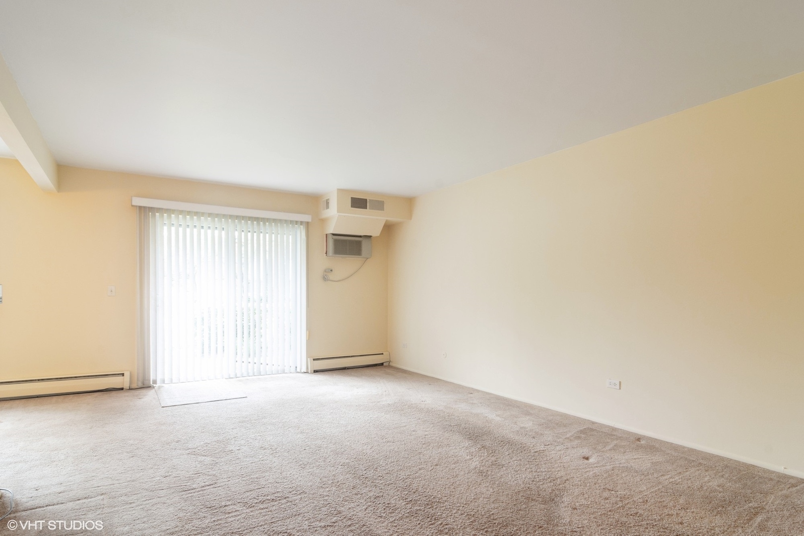 2407 East Brandenberry Court, Unit 1L Arlington Heights, IL 60004 - Photo 2 of 10 a view of empty room