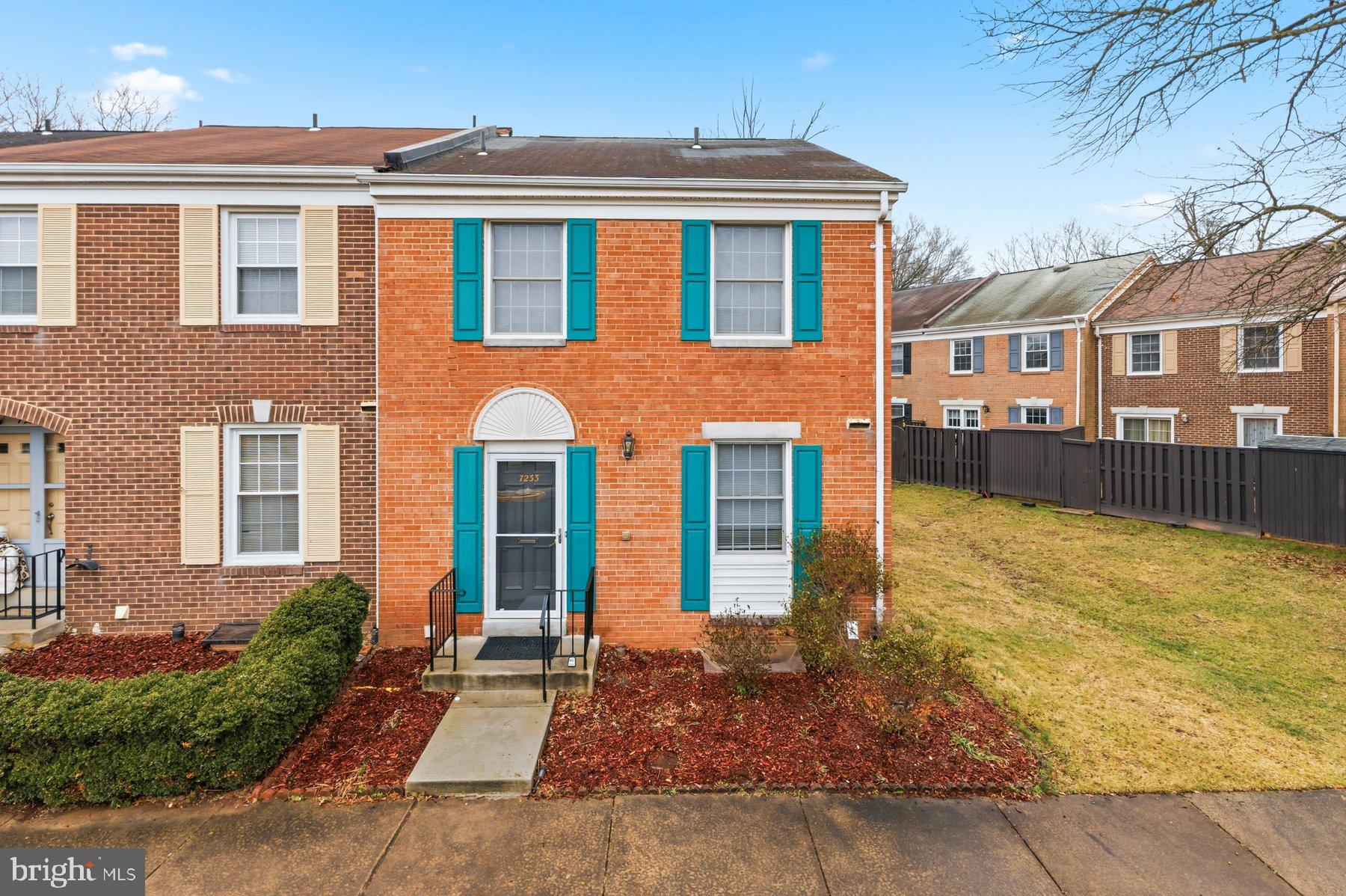 7233 Evanston Road Springfield, VA 22150 - Photo 3 of 40