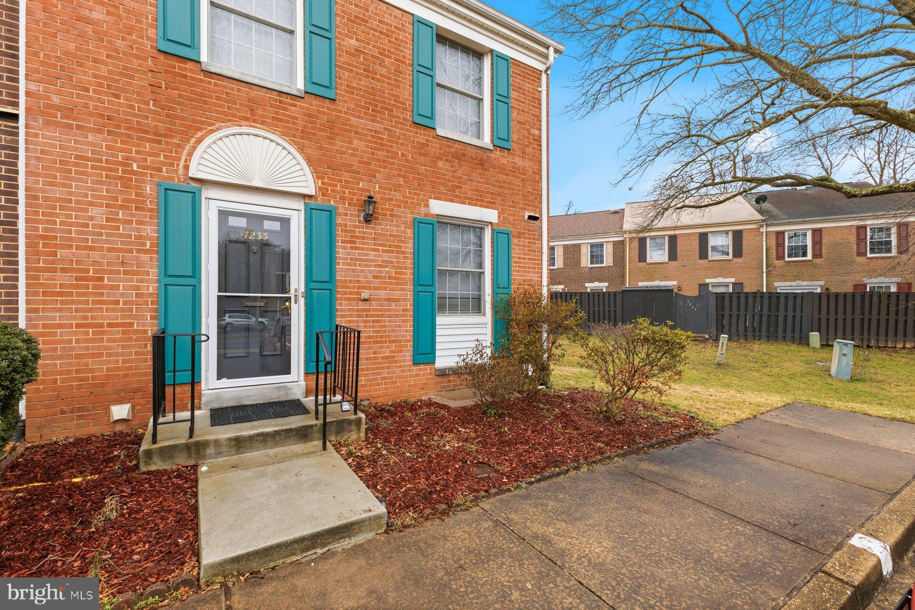 7233 Evanston Road Springfield, VA 22150 - Photo 4 of 40