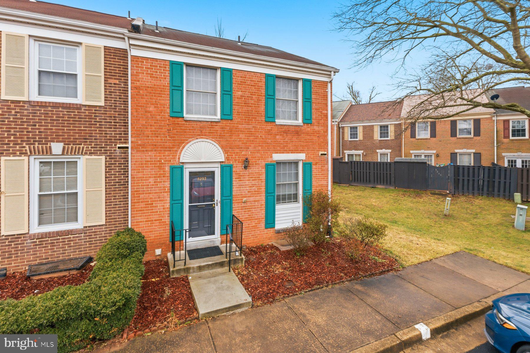 7233 Evanston Road Springfield, VA 22150 - Photo 5 of 40