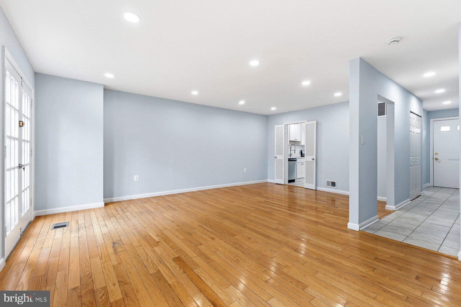 7233 Evanston Road Springfield, VA 22150 - Photo 9 of 40