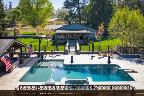 $1,200,000 | 9576 Meadow Drive, Winton, CA 95388