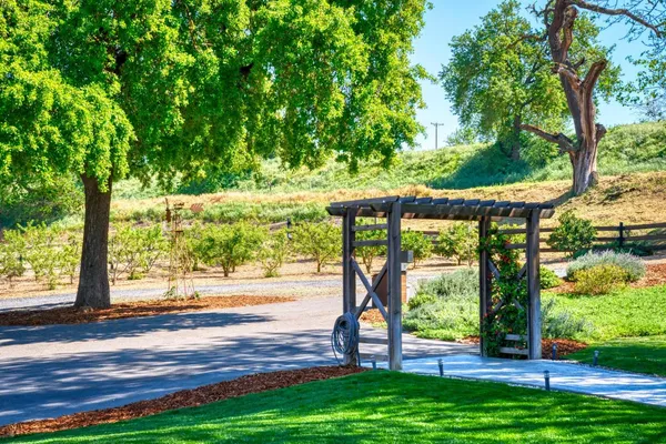 $1,200,000 | 9576 Meadow Drive, Winton, CA 95388