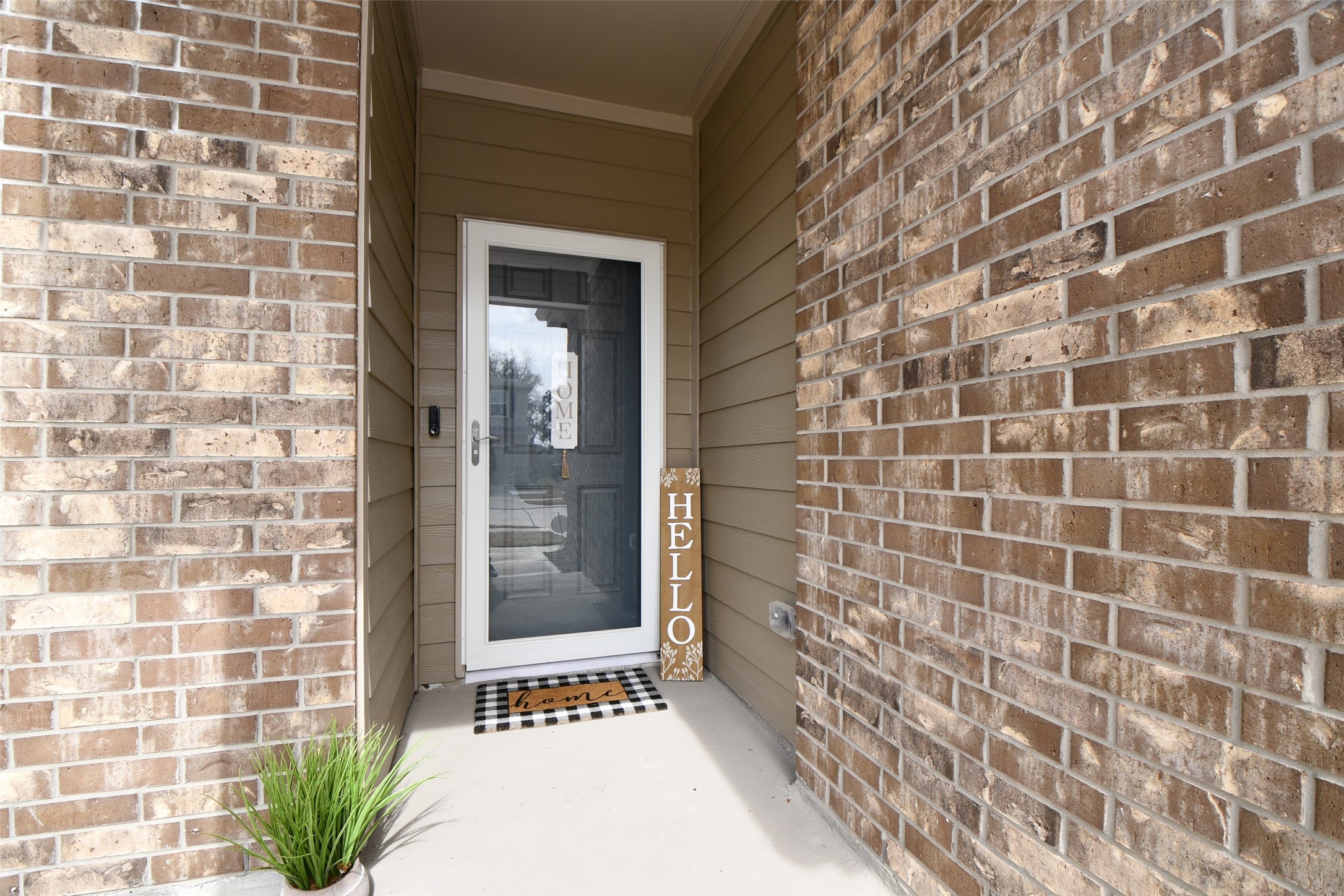 7329 Madison Commons Lane Houston, TX 77075 - Photo 3 of 22 a bathroom with a shower