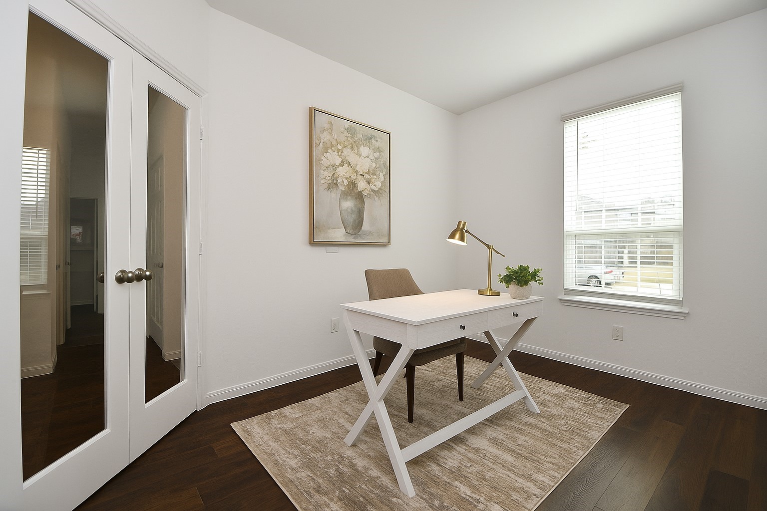 7329 Madison Commons Lane Houston, TX 77075 - Photo 4 of 22 a workspace with furniture and window