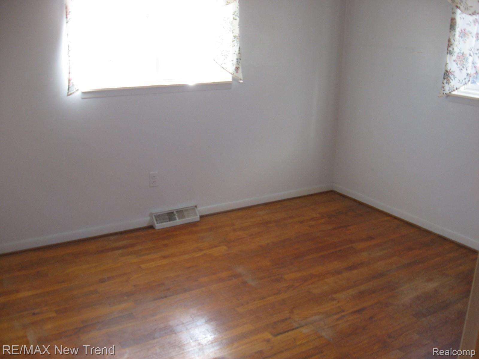 7565 McClements Road Brighton, MI 48114 - Photo 14 of 30 IMG_6921.JPG