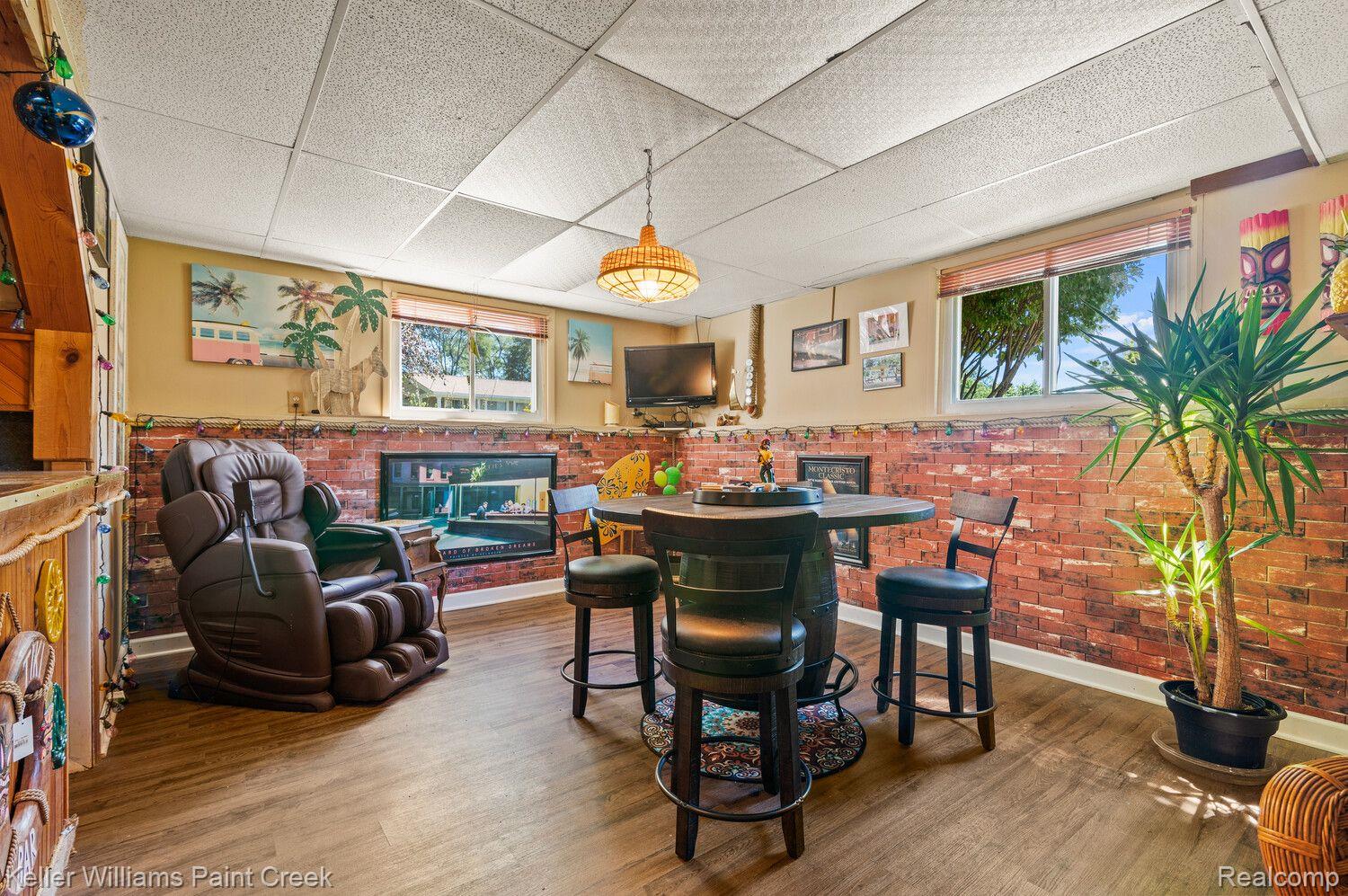 2550 Hessel Avenue Rochester, MI 48307 - Photo 20 of 35 Game room view 1
