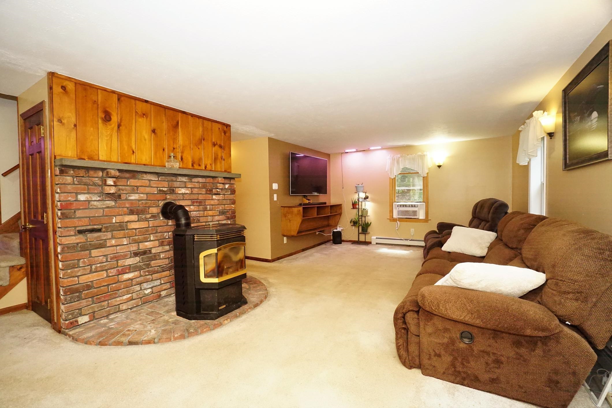 88 Lakeview Drive Nottingham, NH 03290 - Photo 17 of 54