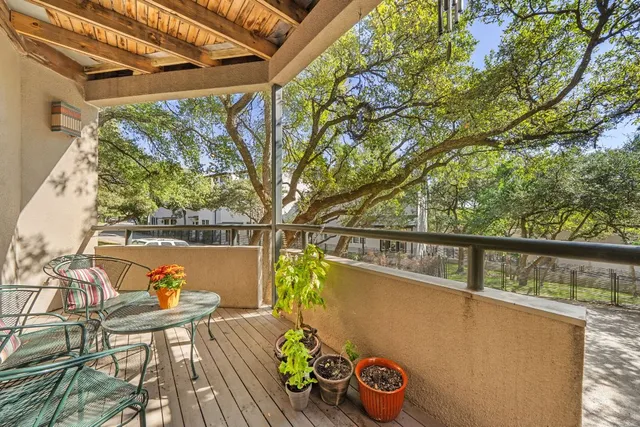 $400,000 | 1707 Spyglass Drive, Unit 110, Austin, TX 78746