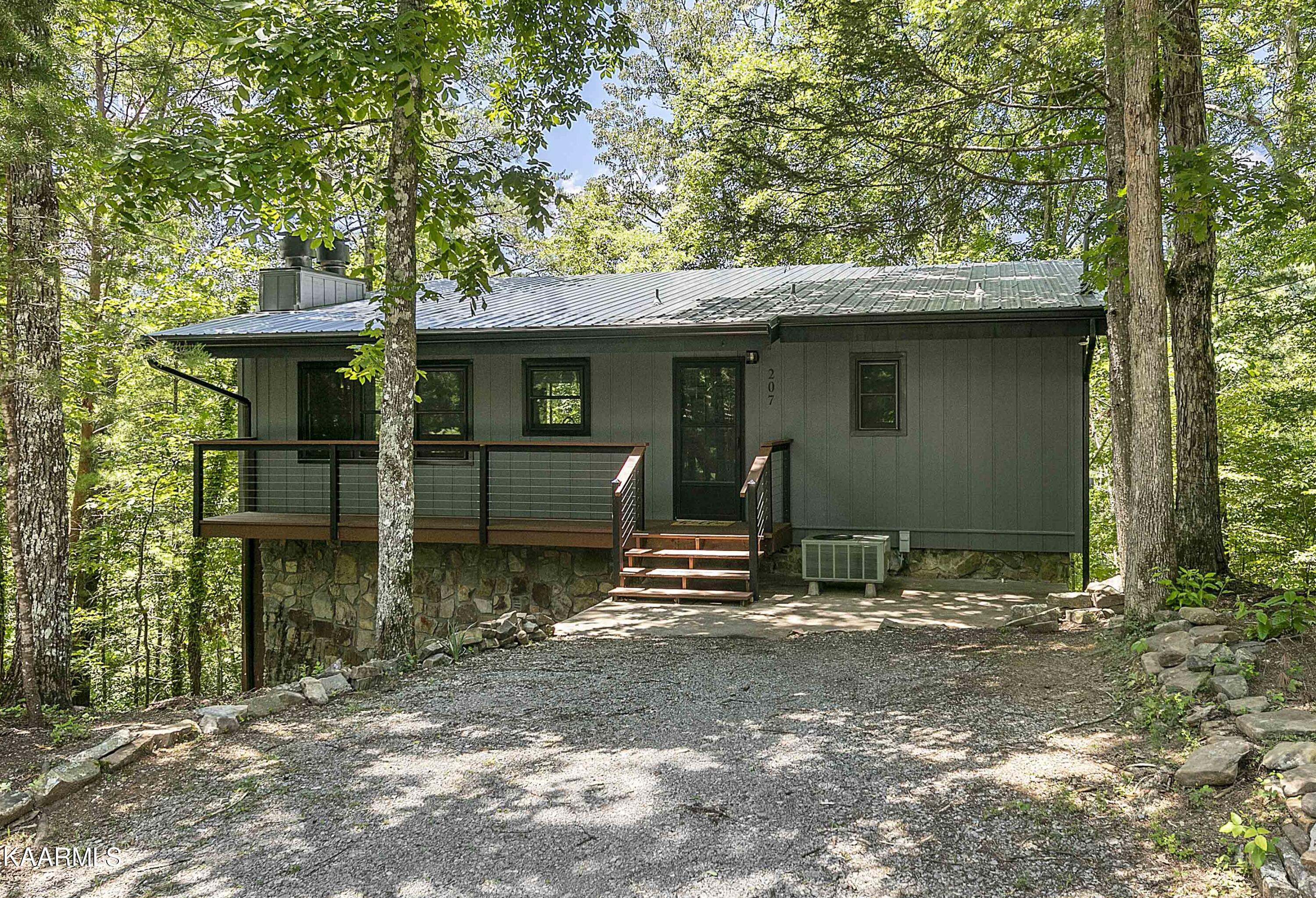 207 Cutter Gap Road Townsend, TN 37882 - Photo 1 of 39 SkyLounge awaits you!