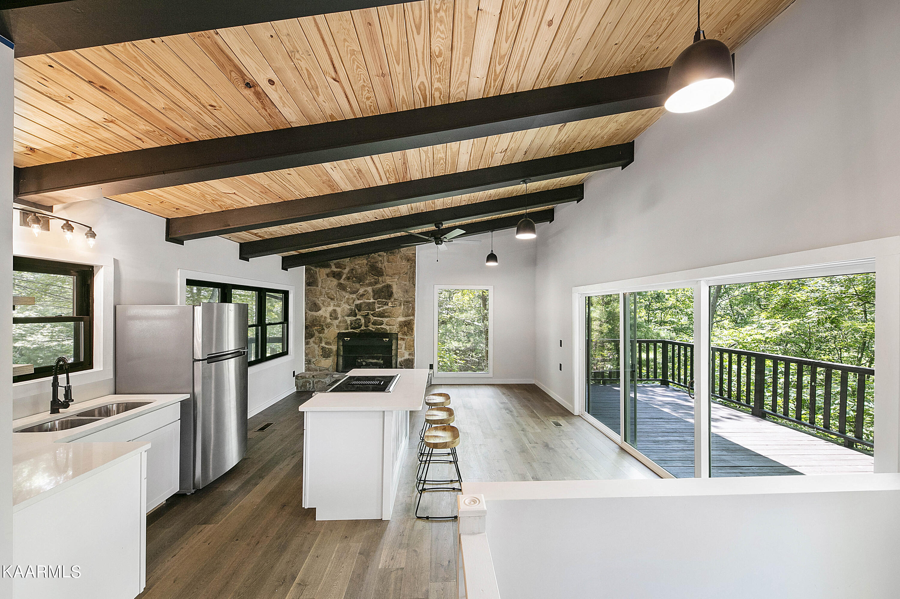 207 Cutter Gap Road Townsend, TN 37882 - Photo 6 of 39 LOADS of natural light!