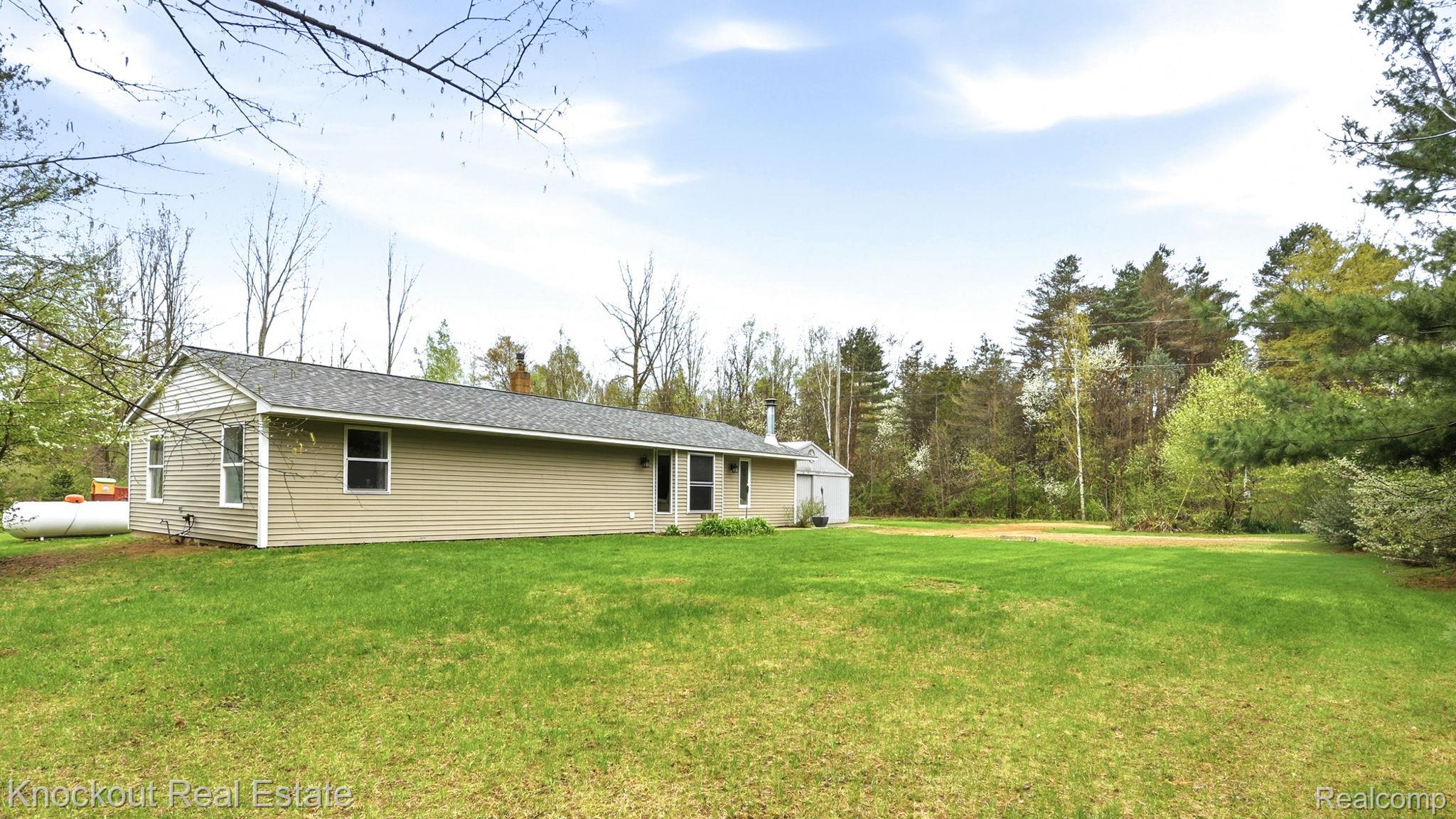 7261 Hess Road Millington, MI 48746 - Photo 4 of 45 3-web-or-mls-7261 Hess Rd Millington -3.jpg