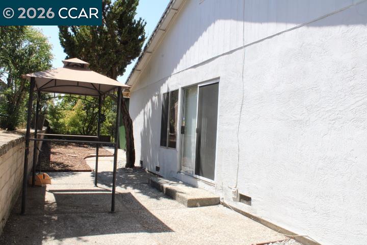 190 Iris Road Hercules, CA 94547 - Photo 32 of 42 Gallery Image 32