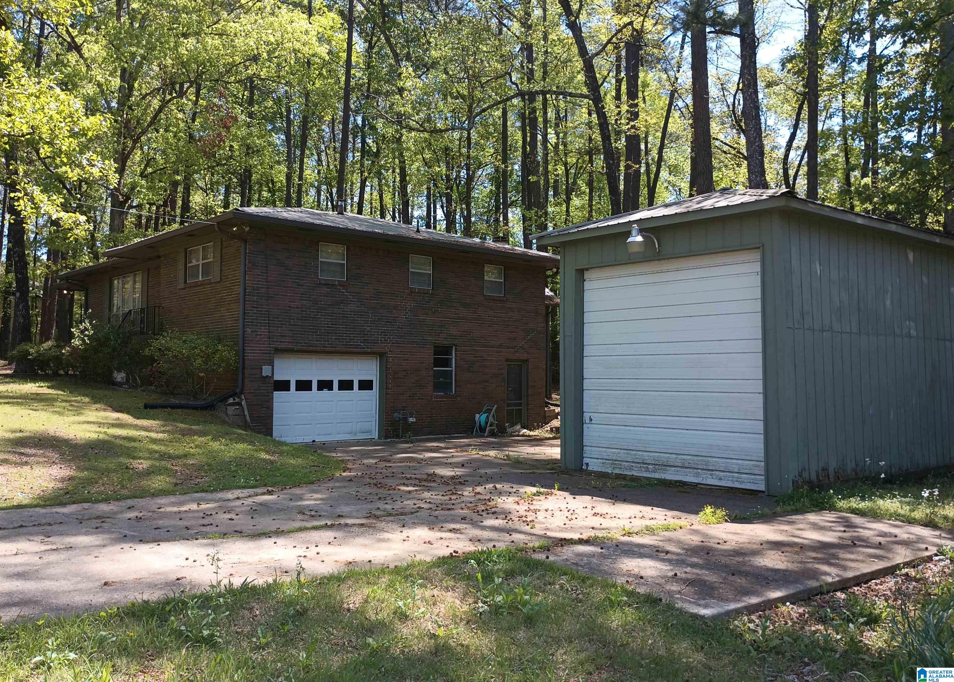 3904 Parkwood Road Bessemer, AL 35022 - Photo 3 of 31