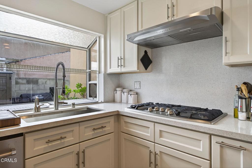 1636 Earl Avenue Simi Valley, CA 93065 - Photo 18 of 36