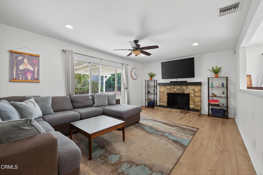 1636 Earl Avenue Simi Valley, CA 93065 - Photo 7 of 36